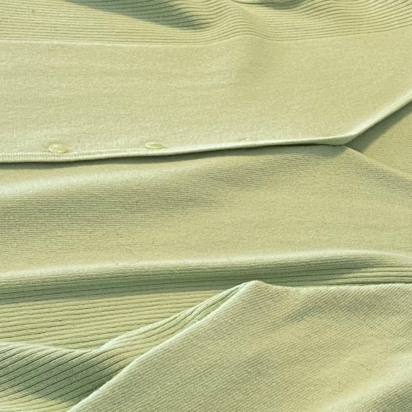 SOLD 🚫 Beautiful Green Cardigan! - Picture 6 of 6